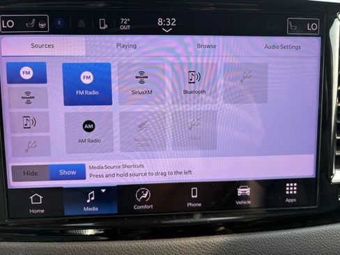 Used 2024 Chrysler Pacifica Touring-L FWD image 6