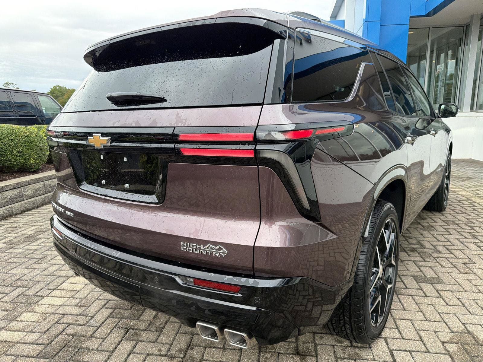 Used 2026 Chevrolet Traverse High Country w/ LPO, Floor Liner Package AWD/4WD image 5