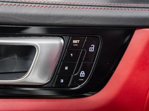 Used 2021 Porsche Cayenne Turbo image 36