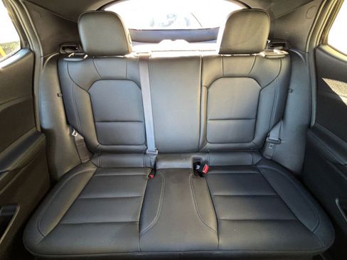 Used 2025 Buick Envista Sport Touring image 38