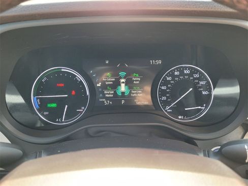 Used 2021 Toyota Sienna Platinum image 35