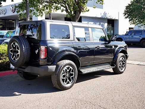 Used 2025 Ford Bronco Outer Banks image 8