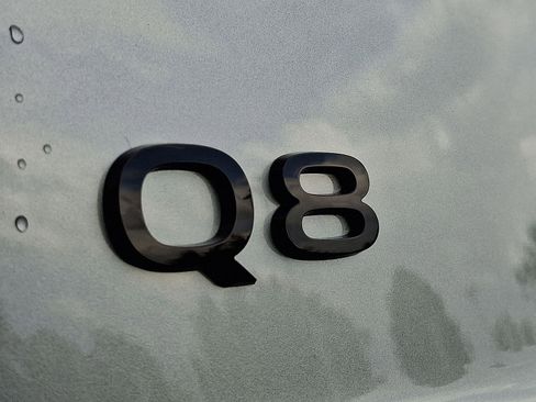 Used 2025 Audi Q8 Premium Plus AWD/4WD image 30