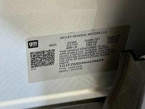 Used 2022 Chevrolet Bolt EUV Premier w/ Launch Edition image 12