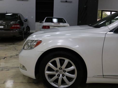 Used 2008 Lexus LS 460 L w/ Preferred Accessory Pkg RWD image 18