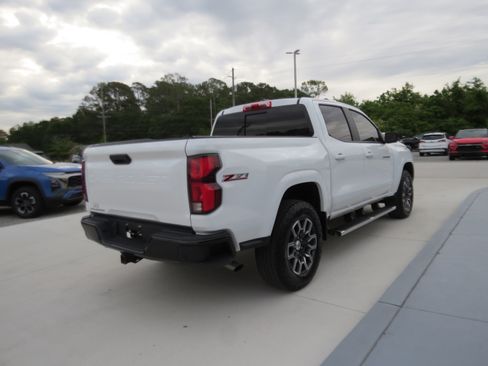 Used 2024 Chevrolet Colorado Z71 w/ Z71 Convenience Package 2 AWD/4WD image 5