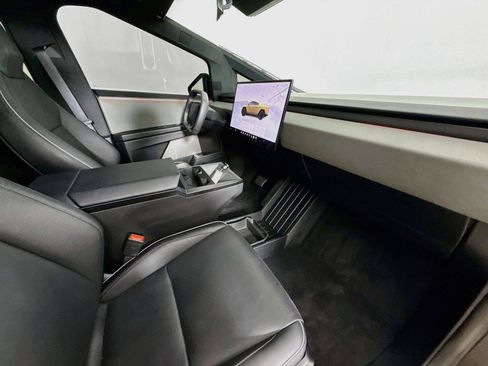 Used 2024 Tesla Cybertruck AWD Crew Cab image 14