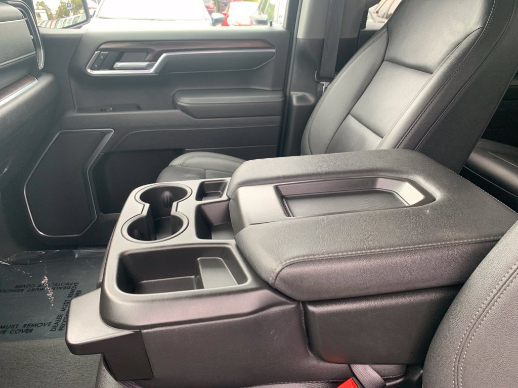 Used 2025 GMC Sierra 1500 SLT AWD/4WD image 16