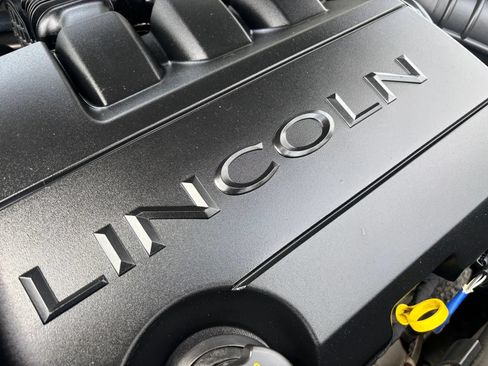 Used 2011 Lincoln MKS FWD image 69