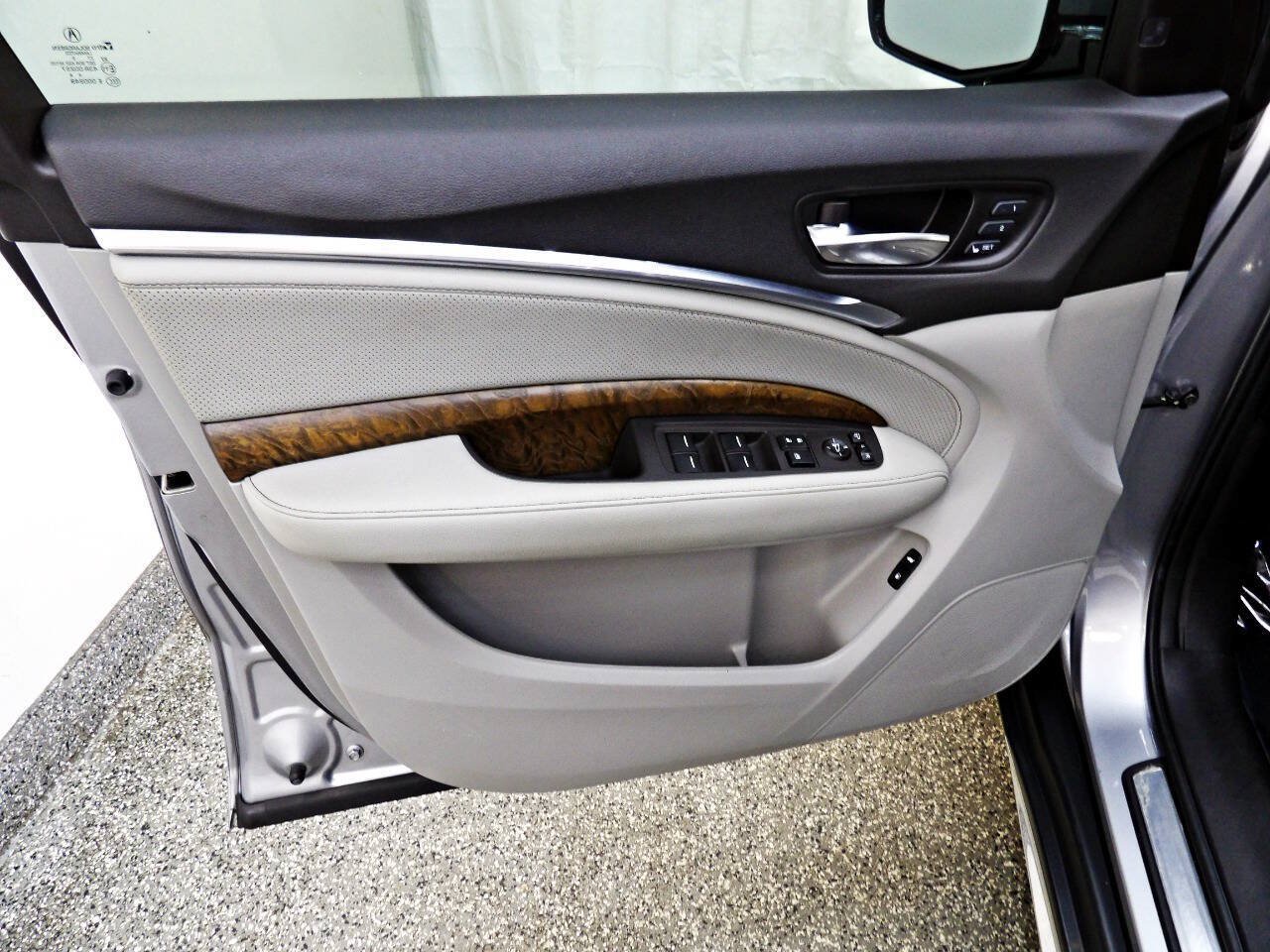 Used 2020 Acura MDX w/ Technology Package FWD image 7