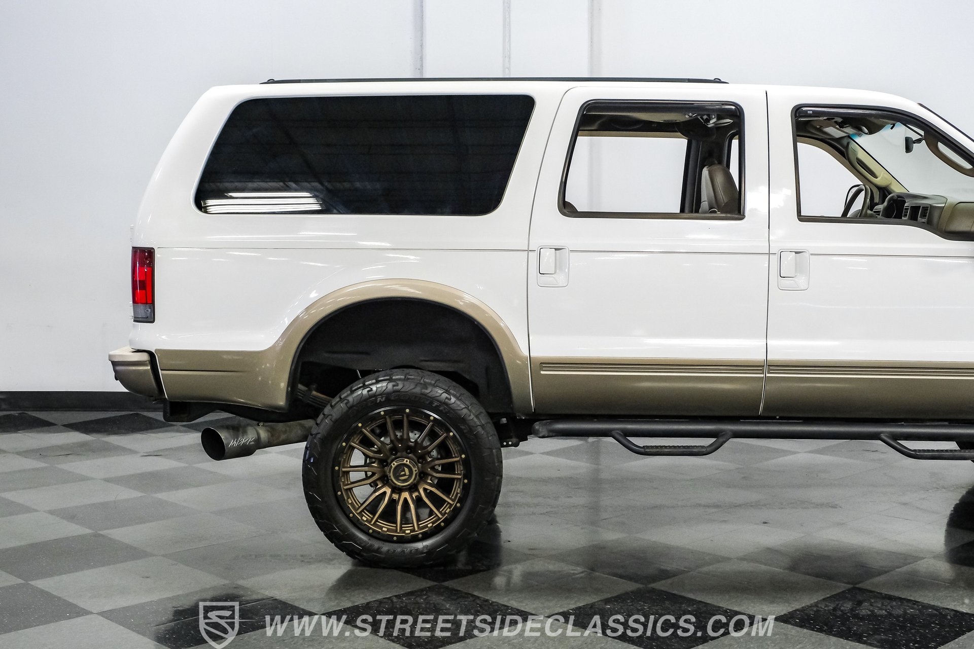 Used 2004 Ford Excursion Eddie Bauer AWD/4WD image 29
