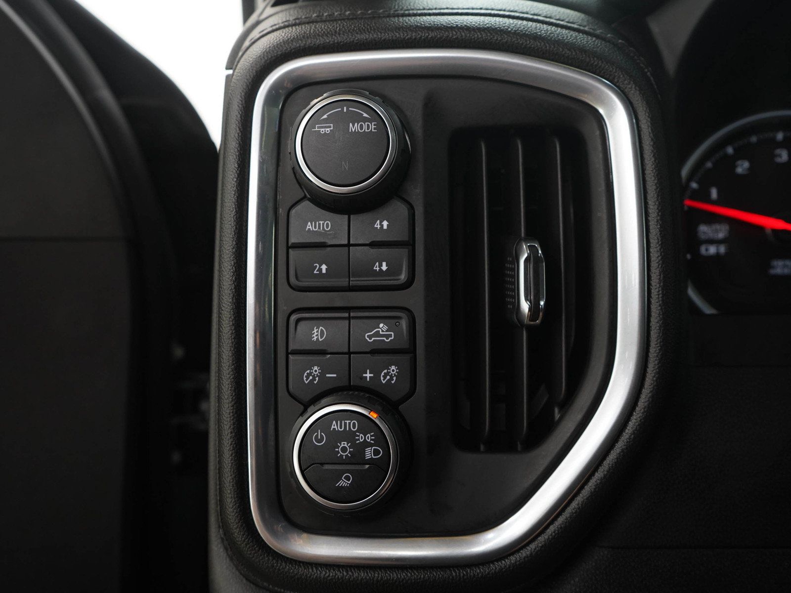 Used 2020 Chevrolet Silverado 1500 High Country AWD/4WD image 27