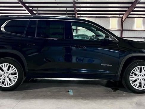 Used 2024 GMC Acadia Elevation image 2