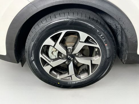 Used 2021 Kia Sportage LX image 11