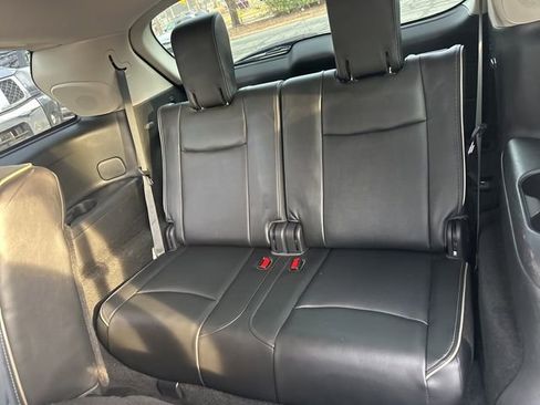 Used 2019 INFINITI QX60 Luxe w/ Essential Package image 12