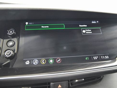 Used 2023 Buick Envision Essence image 21