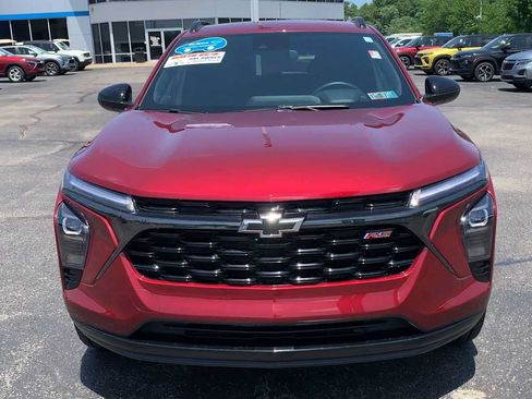 Certified 2024 Chevrolet Trax RS FWD image 3