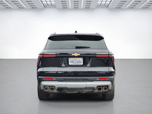 Used 2025 Chevrolet Traverse LT AWD/4WD image 5
