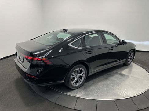 Certified 2023 Honda Accord EX image 7