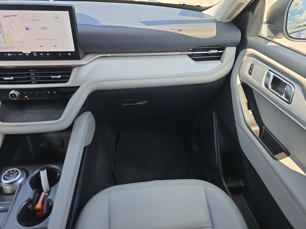 New 2026 Ford Explorer Active w/ Active Comfort Package RWD image 17
