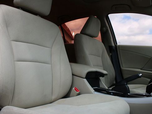 Used 2016 Honda Accord EX image 12