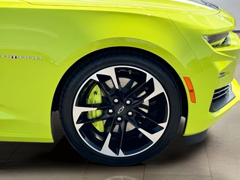 Used 2020 Chevrolet Camaro SS RWD image 43