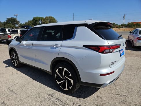 Used 2024 Mitsubishi Outlander SE FWD image 7