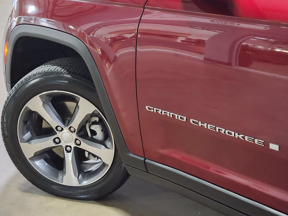 Used 2023 Jeep Grand Cherokee L Limited w/ Luxury Tech Group II RWD image 23