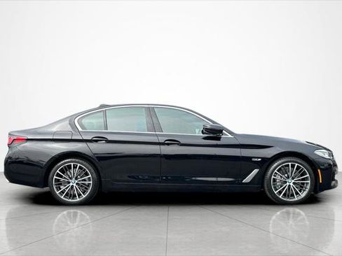 Used 2023 BMW 530e w/ Premium Package image 6
