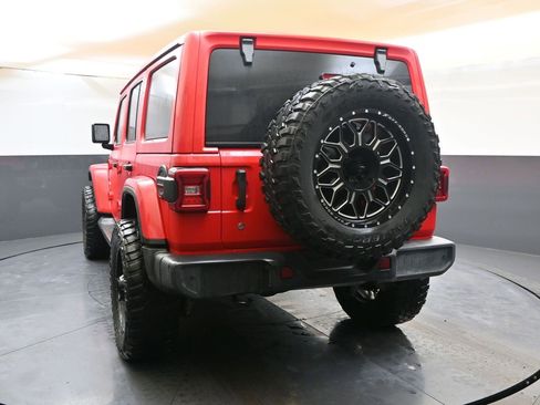 Used 2020 Jeep Wrangler Unlimited Sahara w/ Uconnect 4C Nav & Sound Group image 4
