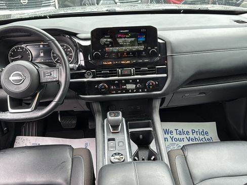 Certified 2024 Nissan Pathfinder SL image 5