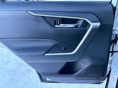 Used 2025 Toyota RAV4 XLE image 26