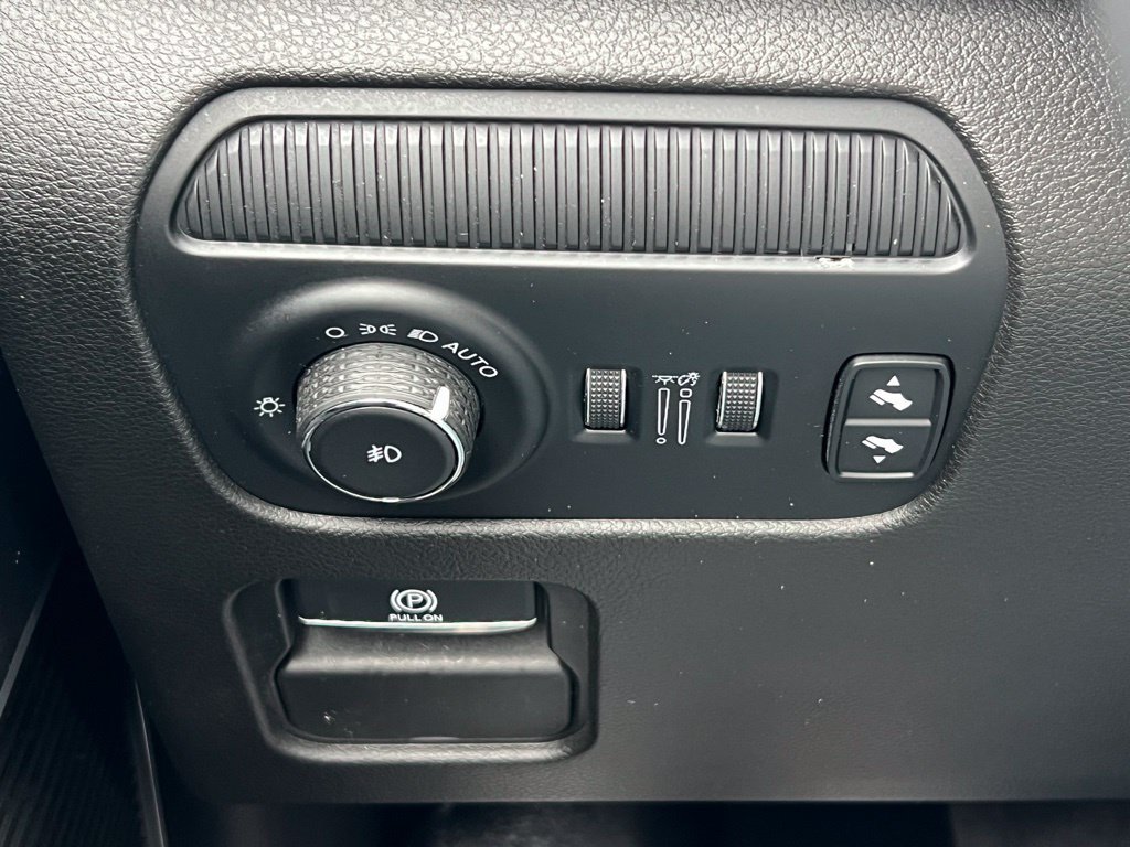 Used 2022 Jeep Wagoneer Series III AWD/4WD image 30