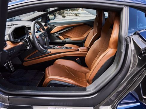 Used 2025 Lamborghini Revuelto AWD/4WD image 42