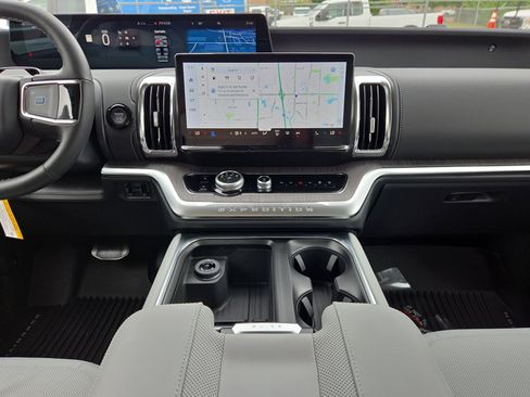 New 2026 Ford Expedition Platinum AWD/4WD image 13