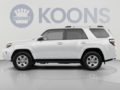 Used 2021 Toyota 4Runner Nightshade AWD/4WD image 2