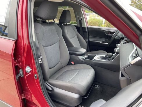 Used 2022 Toyota RAV4 XLE AWD/4WD image 23