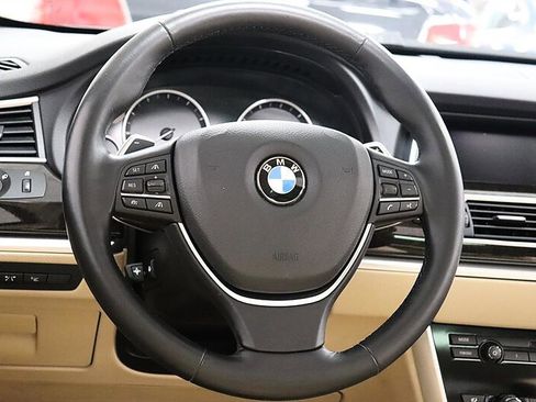 Used 2016 BMW 550i Gran Turismo xDrive AWD/4WD image 36