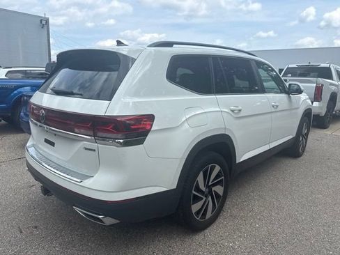 Used 2024 Volkswagen Atlas SE AWD/4WD image 5