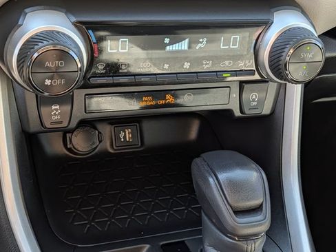 Used 2023 Toyota RAV4 XLE w/ Convenience Package FWD image 17