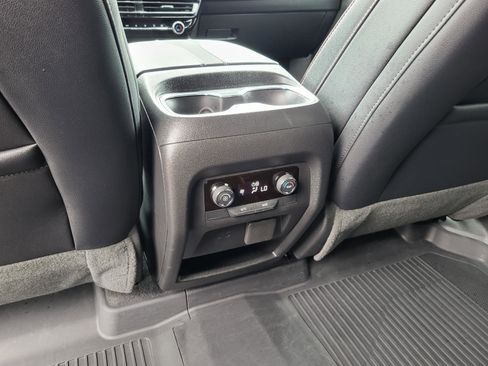 Used 2026 Chevrolet Traverse Z71 w/ Driver Confidence Package image 15