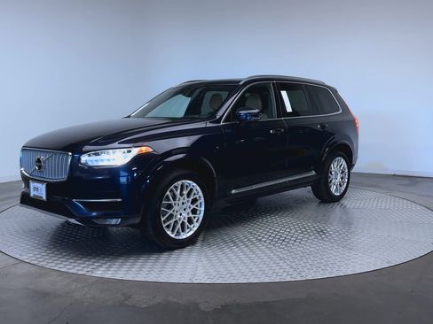 Used 2017 Volvo XC90 T6 Inscription w/ Vision Package AWD/4WD image 4