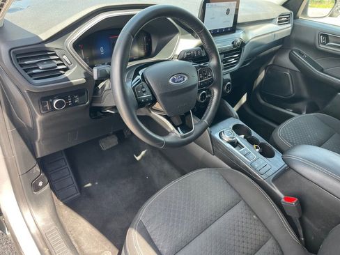 Used 2023 Ford Escape Active AWD/4WD image 5