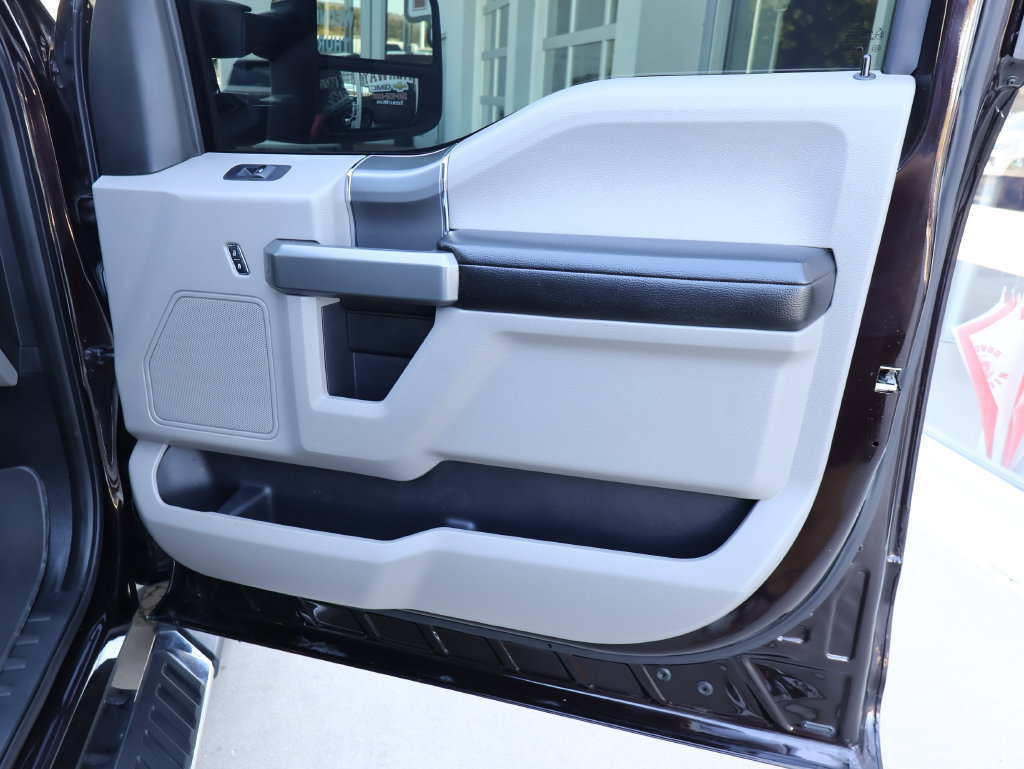 Used 2018 Ford F150 XLT w/ Equipment Group 302A Luxury AWD/4WD image 33