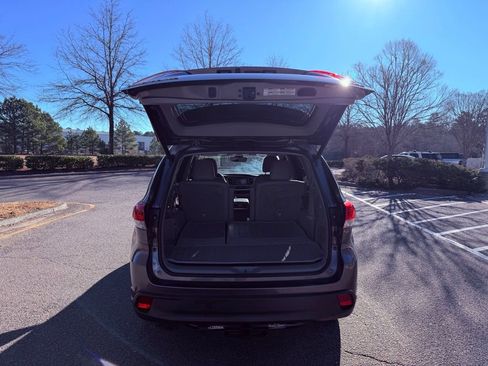 Used 2017 Toyota Highlander XLE image 14