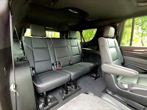 Used 2021 Cadillac Escalade ESV Premium Luxury w/ Driver Assist Tech Package AWD/4WD image 23