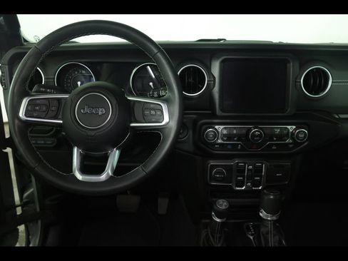 Used 2022 Jeep Wrangler Unlimited Sahara w/ Dual Top Group AWD/4WD image 14