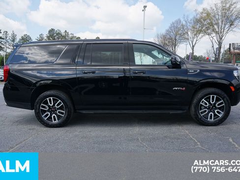 Used 2024 GMC Yukon XL AT4 w/ Technology Package image 11