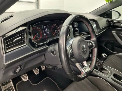 Used 2019 Volkswagen Jetta GLI image 16