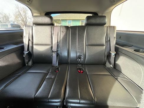 Used 2014 Chevrolet Suburban LT image 22